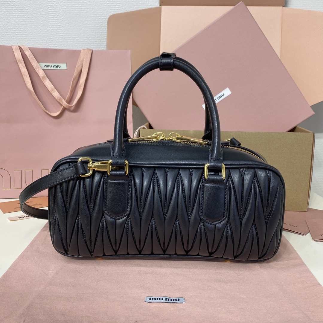 M1v M1v arcadie matelassé nappa leather bag 12x27x9cm