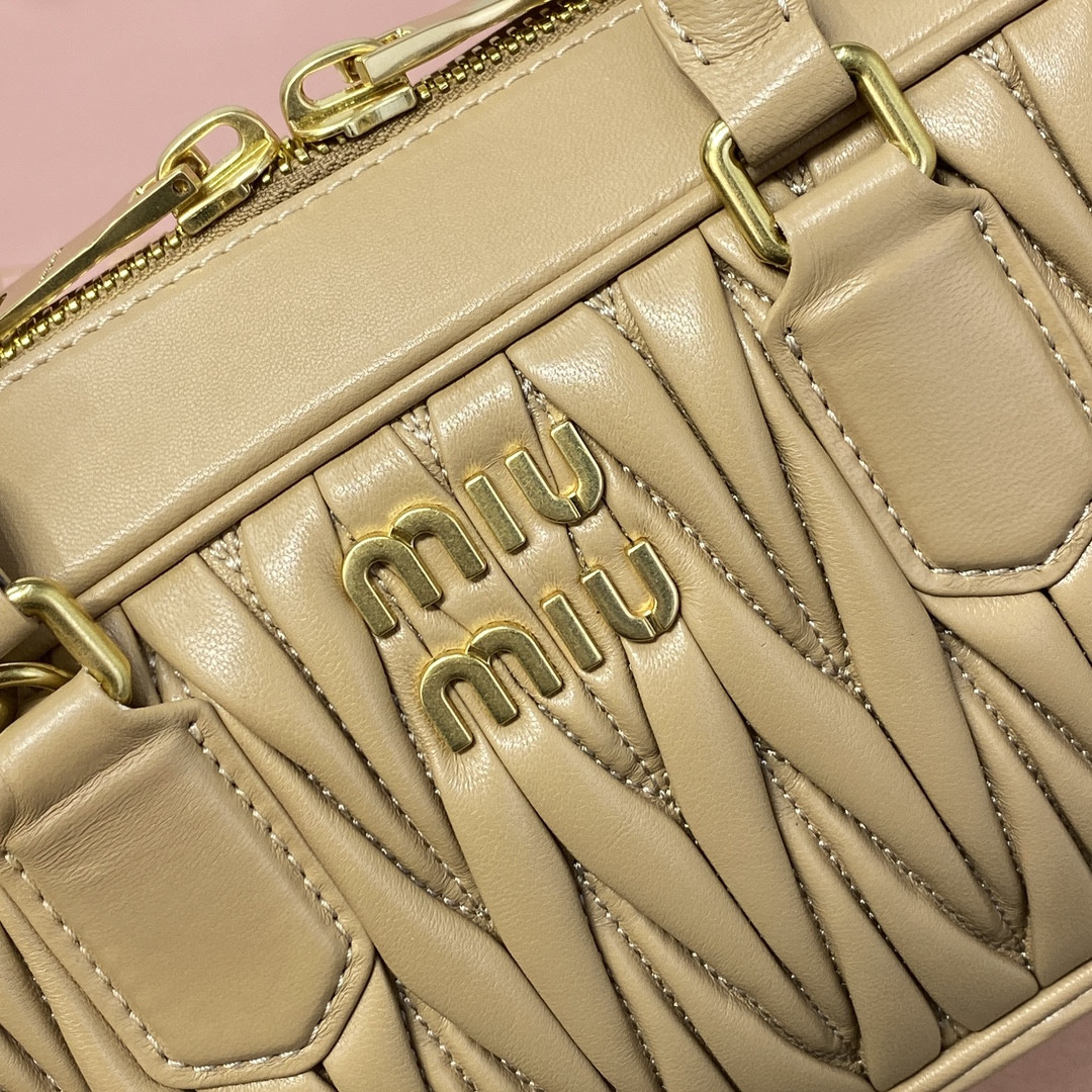 M1v M1v arcadie matelassé nappa leather bag 12x27x9cm