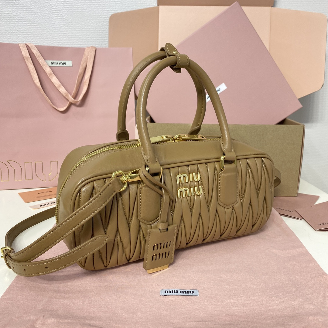 M1v M1v arcadie matelassé nappa leather bag 12x27x9cm