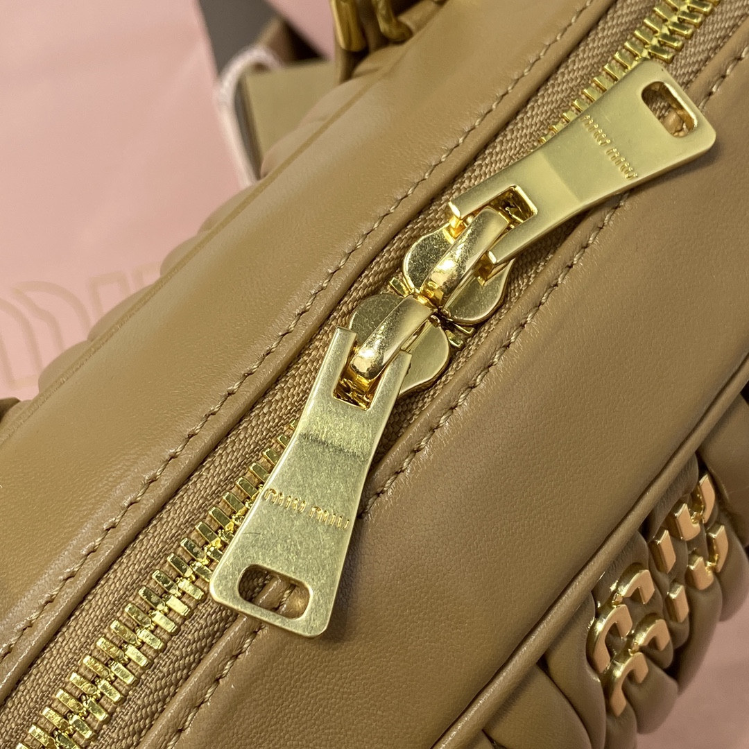 M1v M1v arcadie matelassé nappa leather bag 12x27x9cm