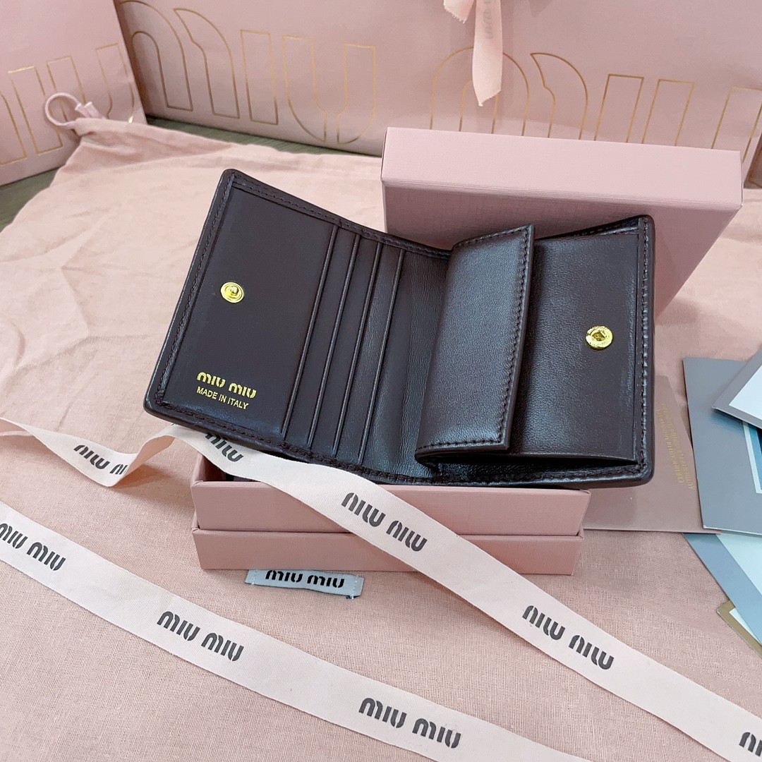 M1v M1v small matelassé nappa leather wallet 11.2x8.5cm