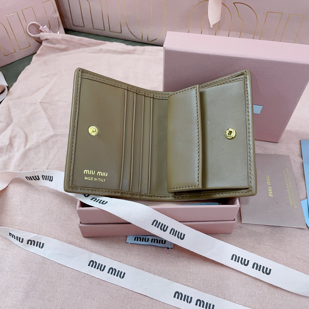 M1v M1v small matelassé nappa leather wallet 11.2x8.5cm