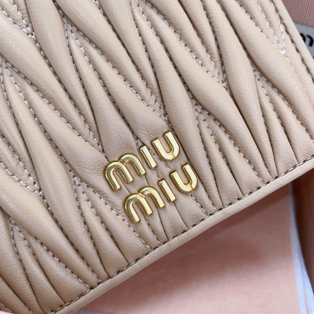 M1v M1v small matelassé nappa leather wallet 11.2x8.5cm