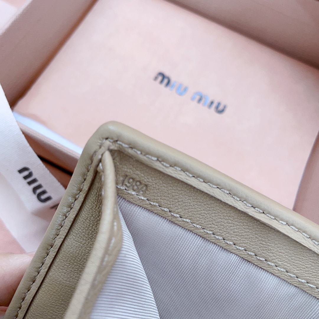 M1v M1v small matelassé nappa leather wallet 11.2x8.5cm