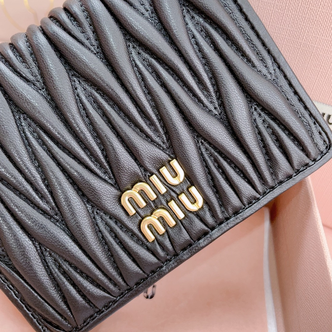 M1v M1v small matelassé nappa leather wallet 11.2x8.5cm