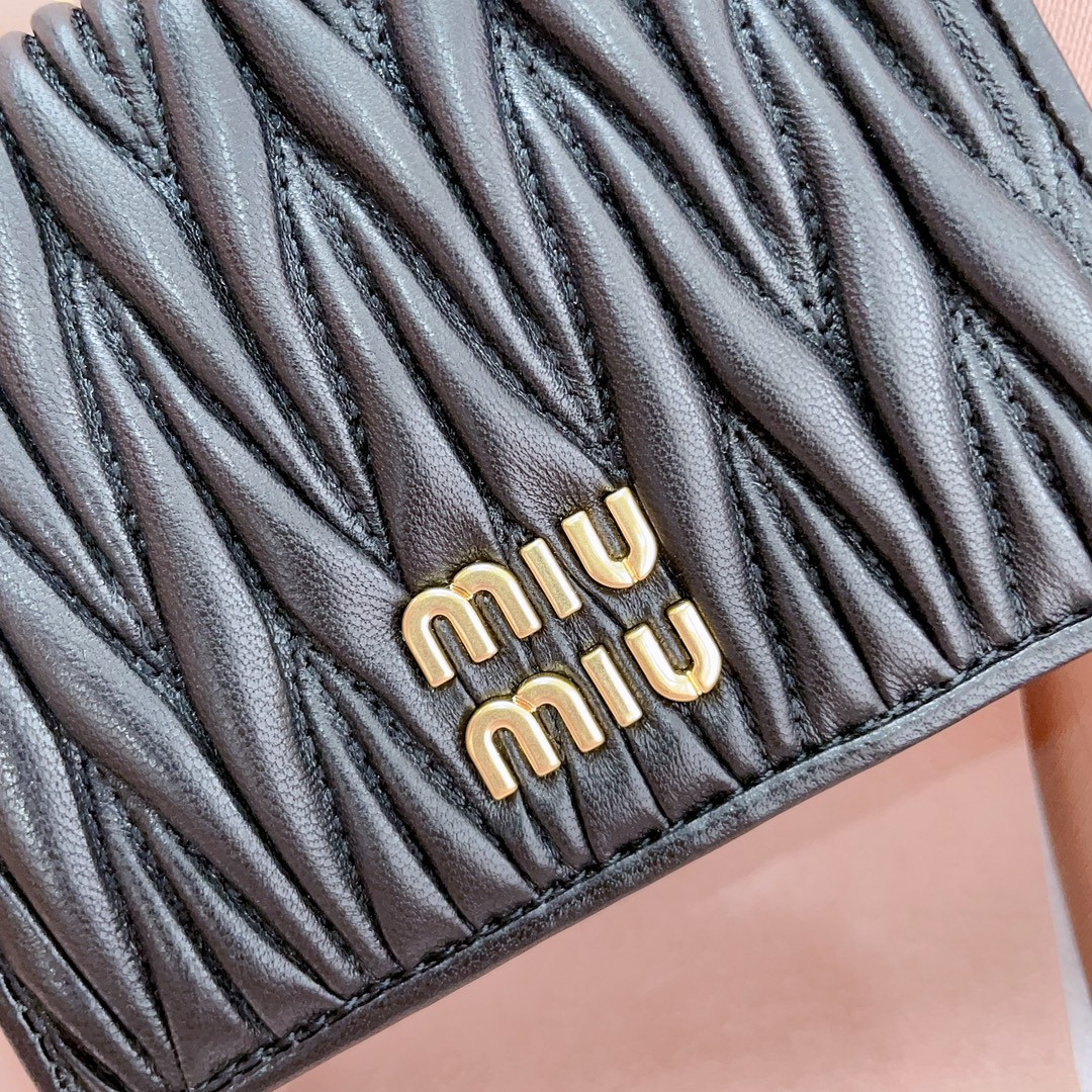 M1v M1v small matelassé nappa leather wallet 11.2x8.5cm