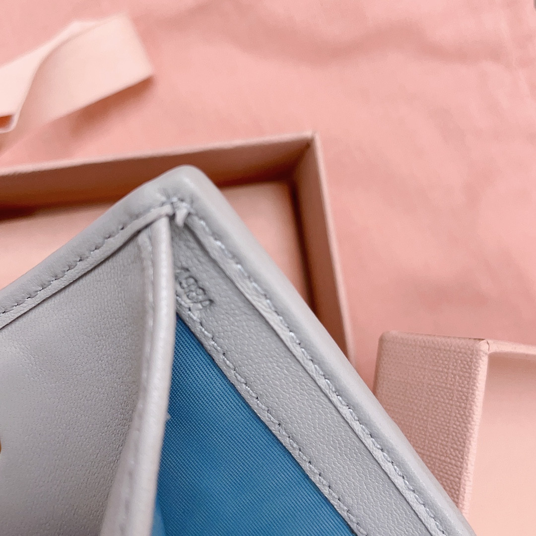 M1v M1v small matelassé nappa leather wallet 11.2x8.5cm