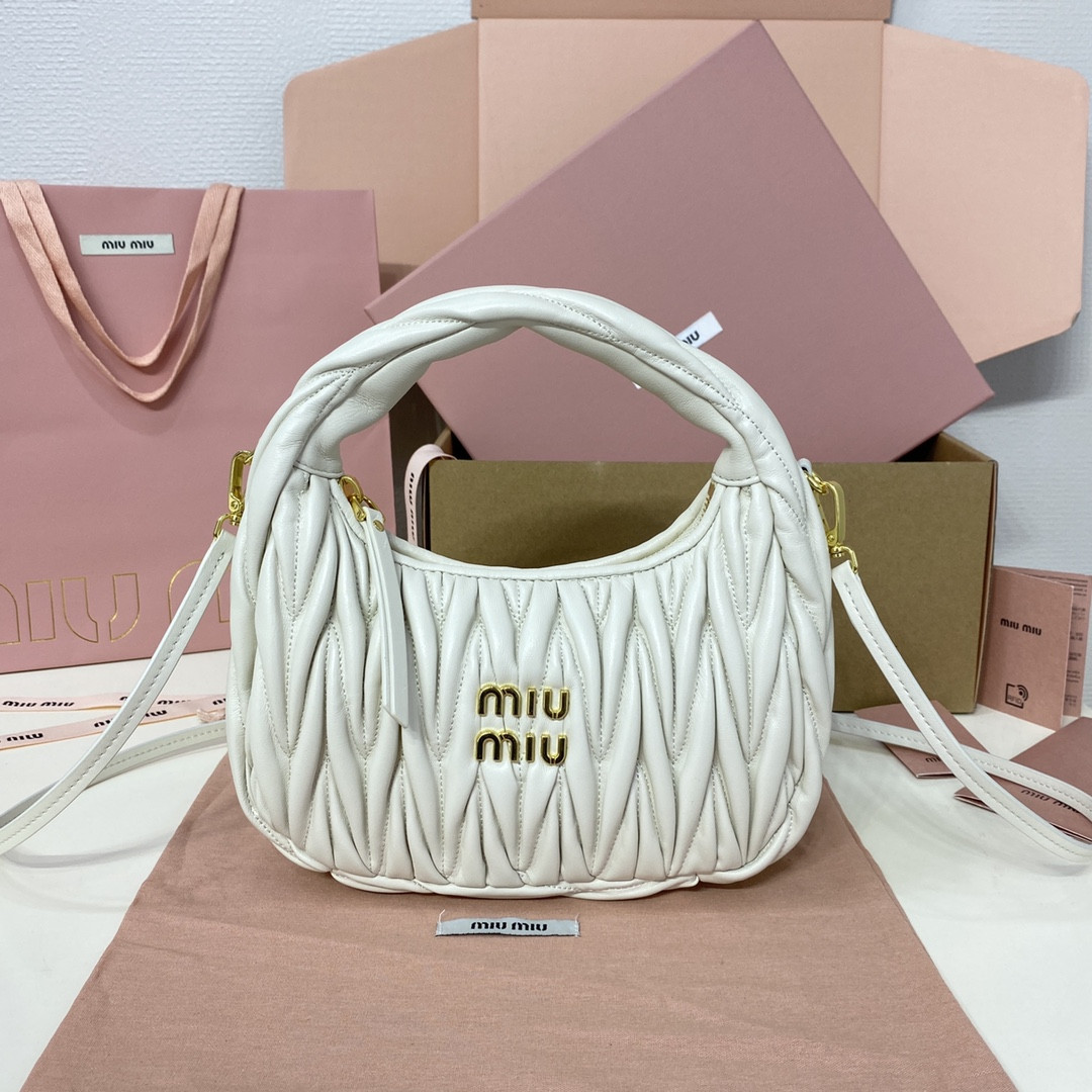 M1v M1v wander matelassé nappa leather hobo bag 17x20x6cm