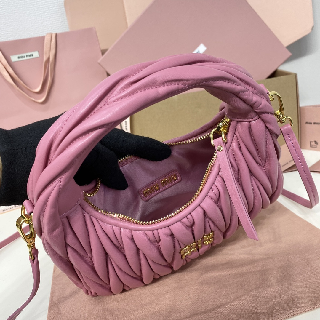 M1v M1v wander matelassé nappa leather hobo bag 17x20x6cm