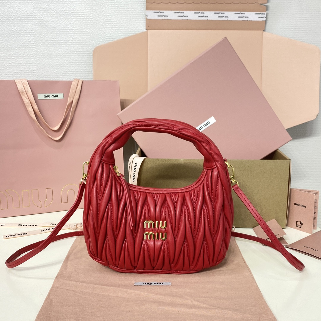 M1v M1v wander matelassé nappa leather hobo bag 17x20x6cm