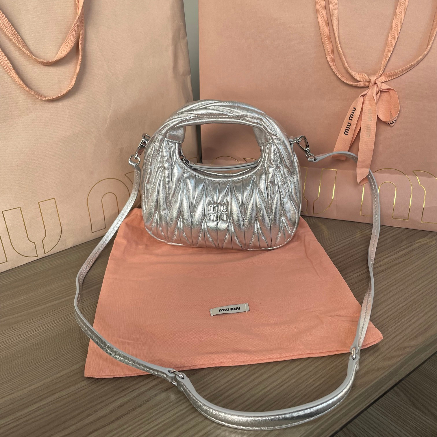 M1v M1v wander matelassé nappa leather hobo mini-bag 14x17.5x5.5cm