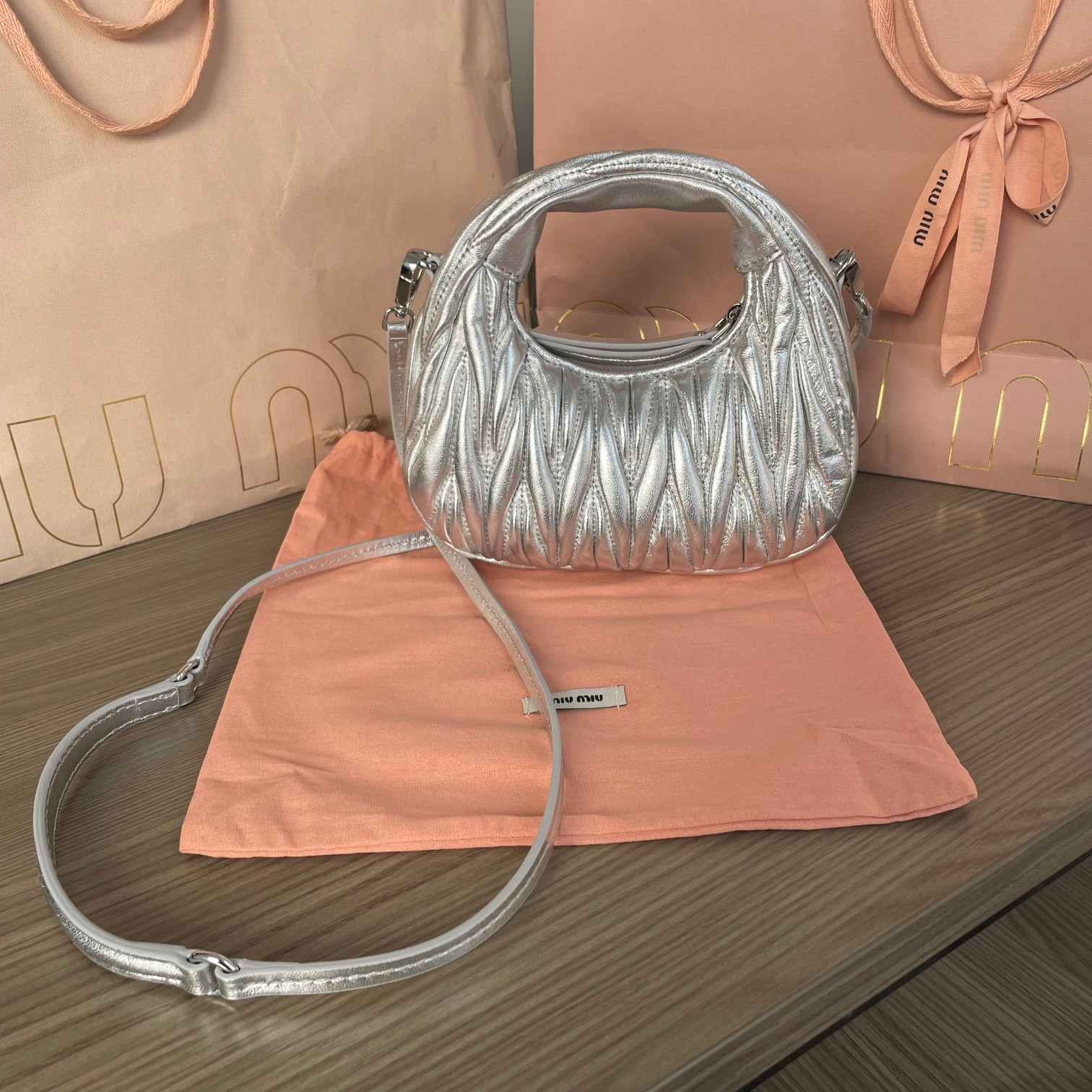 M1v M1v wander matelassé nappa leather hobo mini-bag 14x17.5x5.5cm