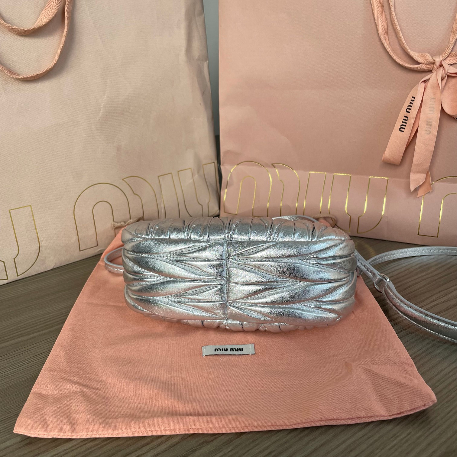 M1v M1v wander matelassé nappa leather hobo mini-bag 14x17.5x5.5cm