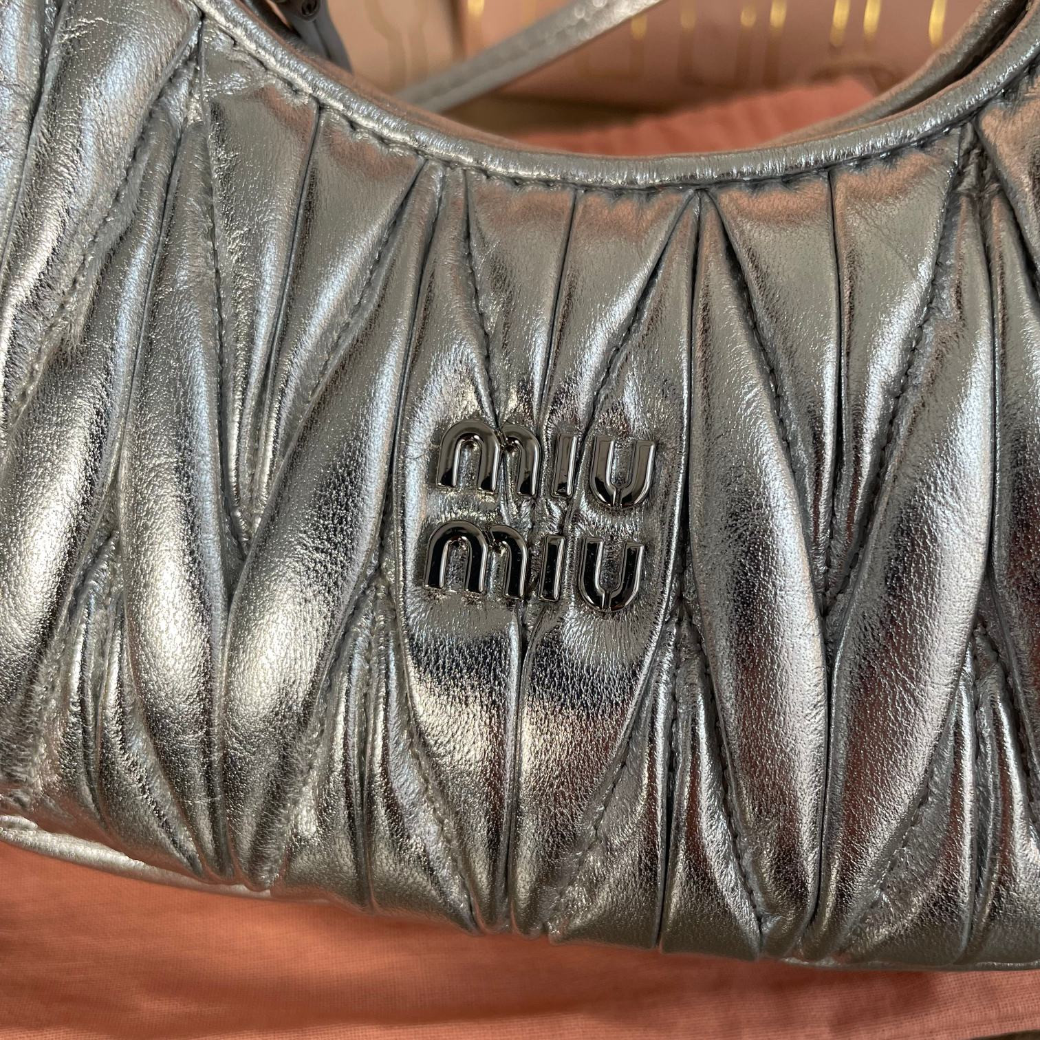 M1v M1v wander matelassé nappa leather hobo mini-bag 14x17.5x5.5cm