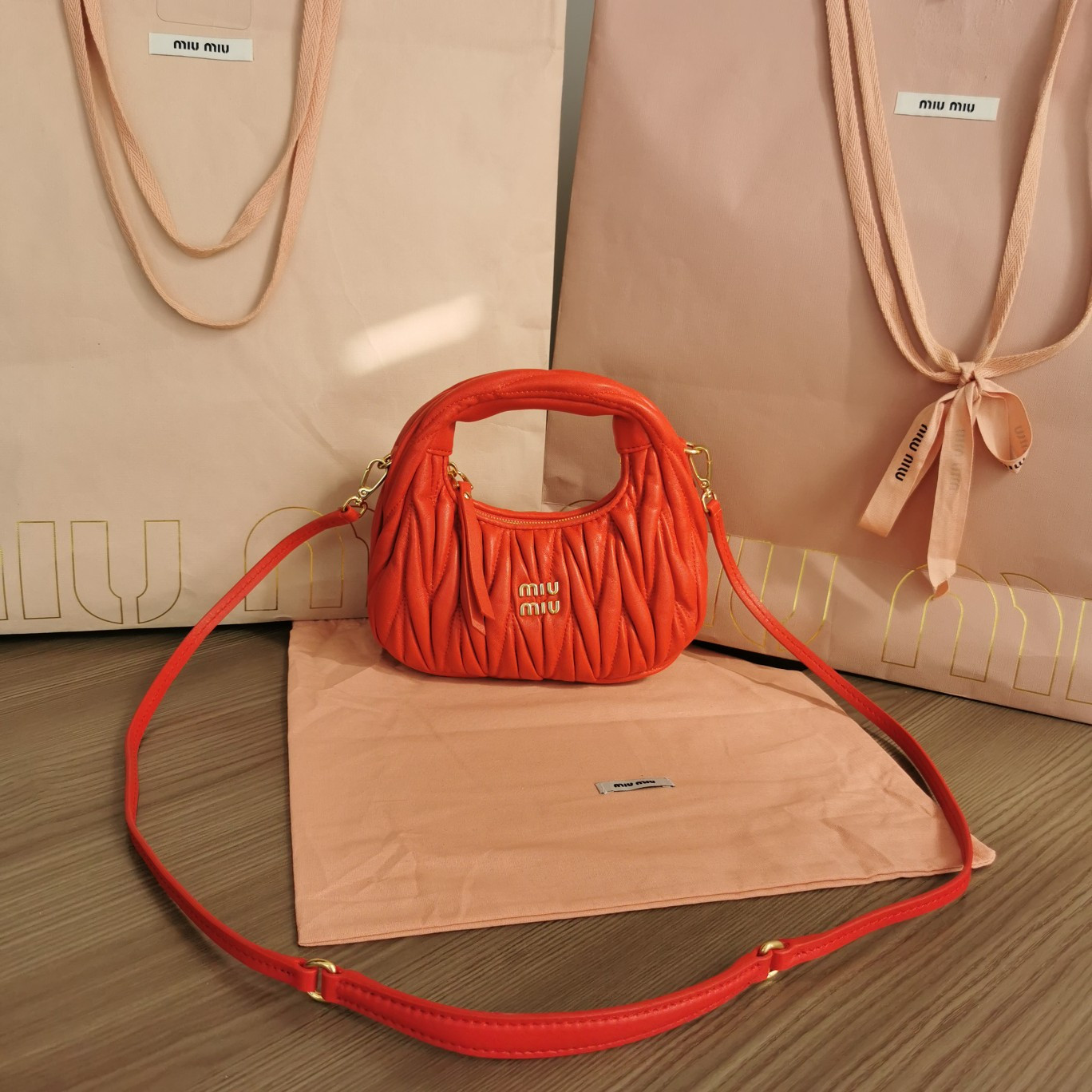 M1v M1v wander matelassé nappa leather hobo mini-bag 14x17.5x5.5cm