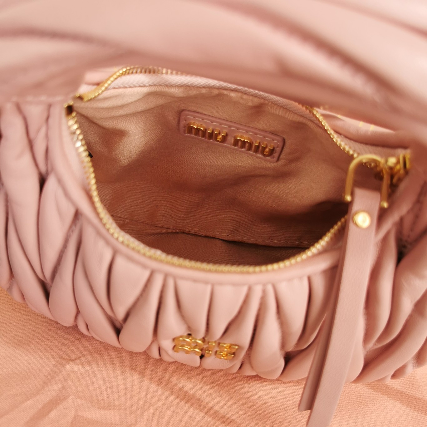 M1v M1v wander matelassé nappa leather hobo mini-bag 14x17.5x5.5cm