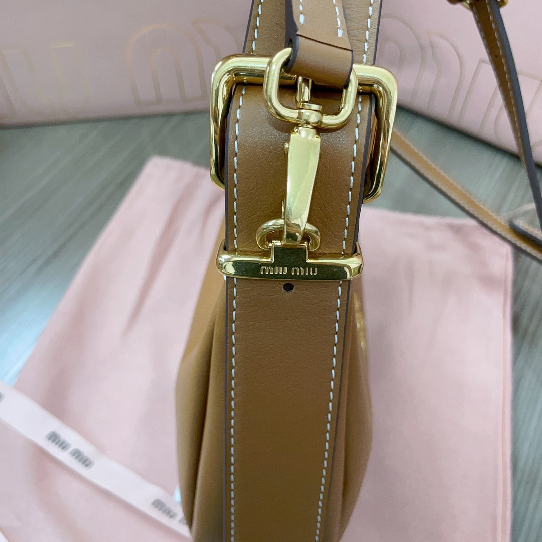 M1v M1v hobo bag 20x17x6cm