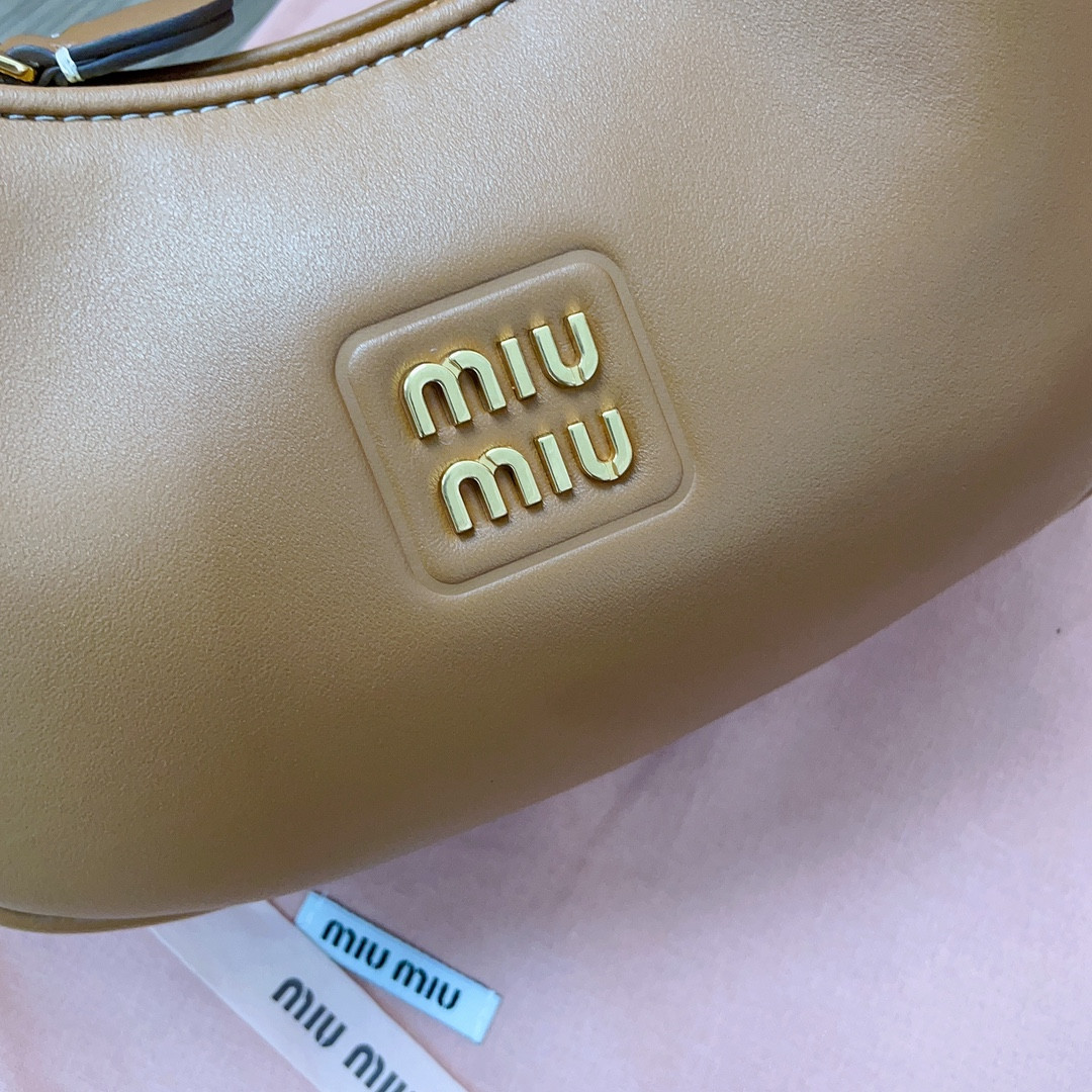 M1v M1v hobo bag 20x17x6cm