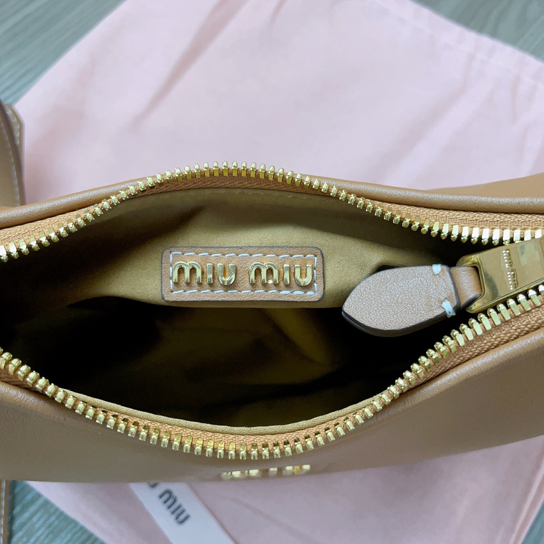 M1v M1v hobo bag 20x17x6cm