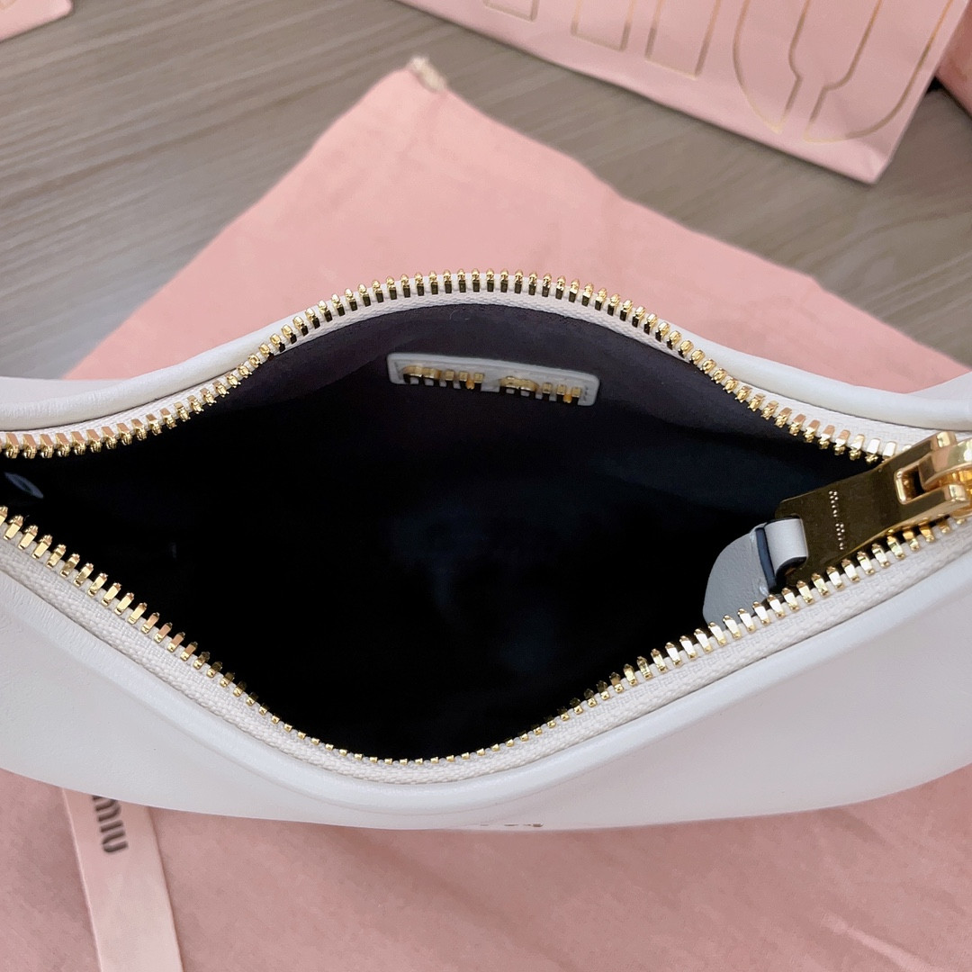M1v M1v hobo bag 20x17x6cm