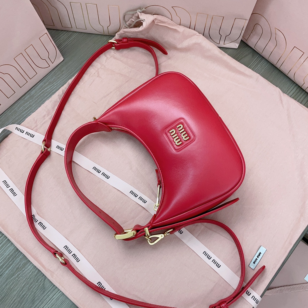 M1v M1v hobo bag 20x17x6cm
