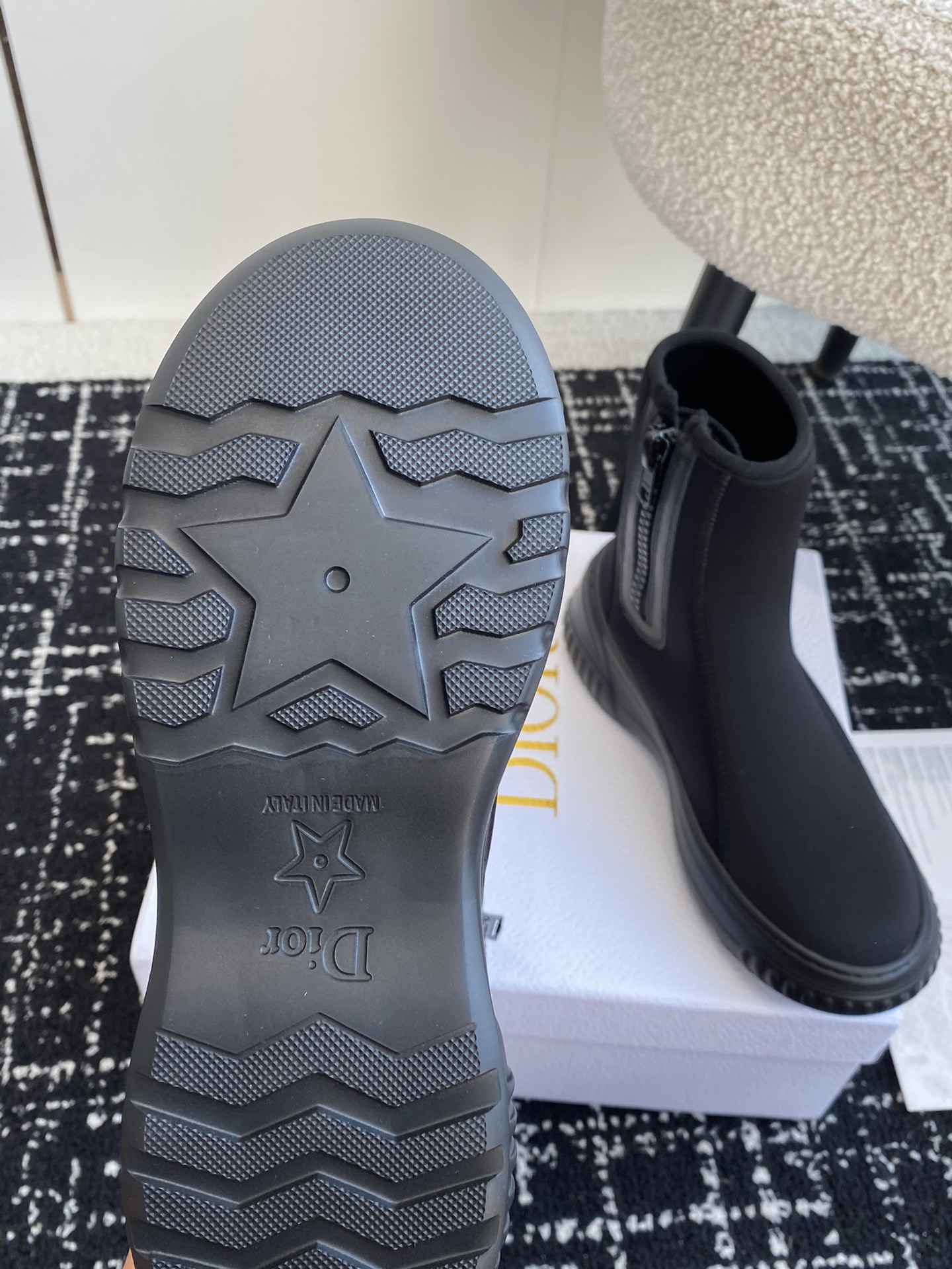 ua D*or boot