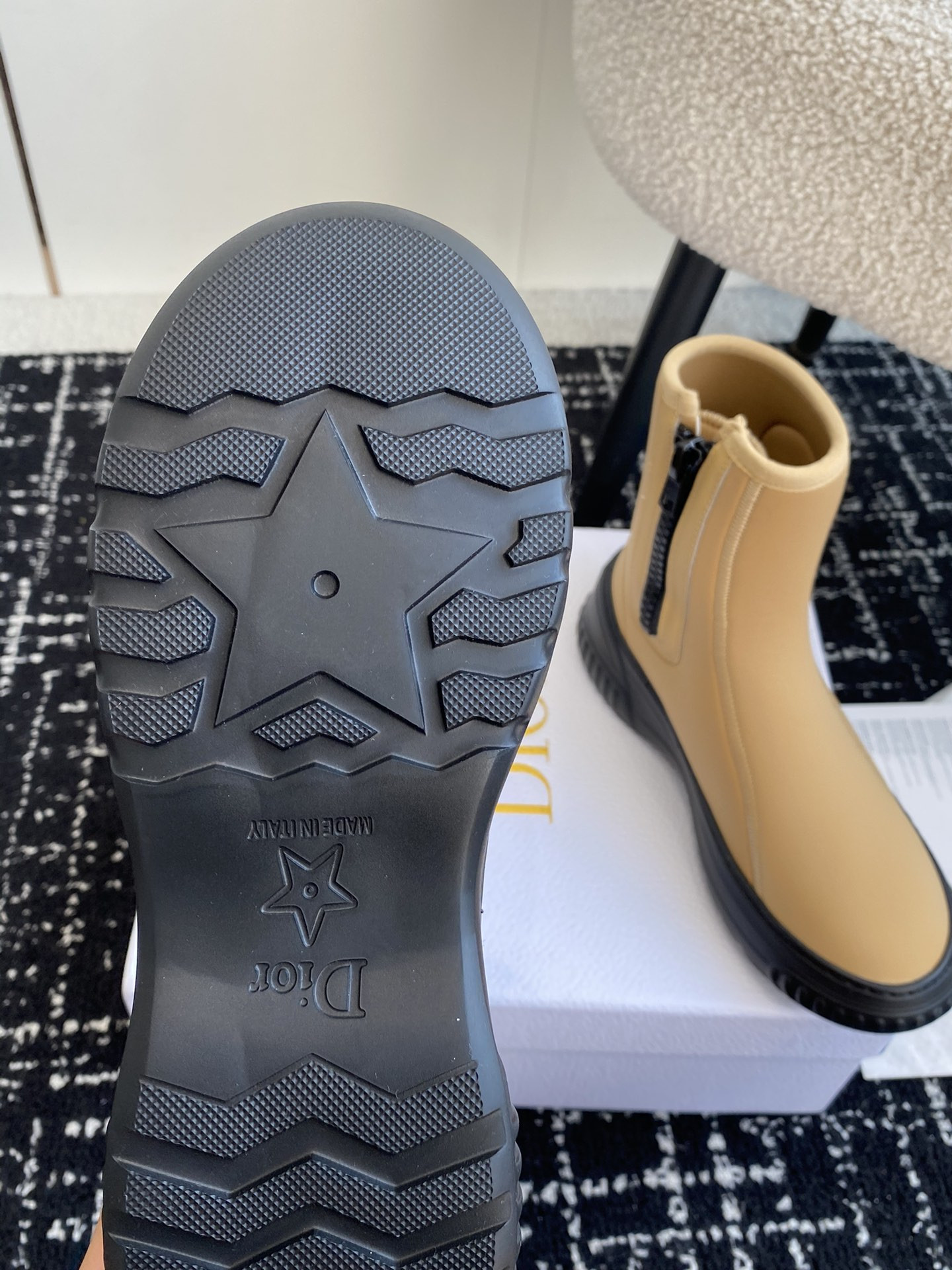 ua D*or boot