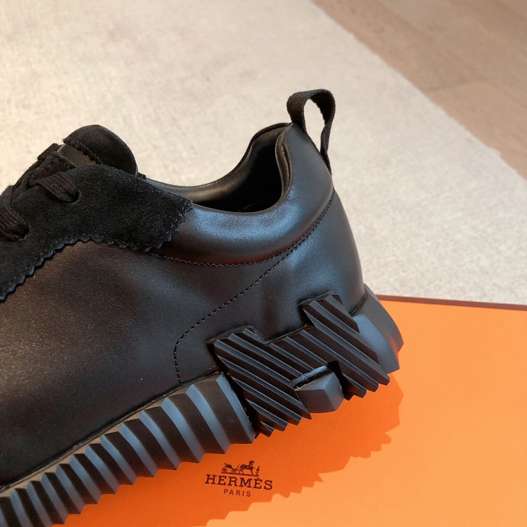 ua H**me5 bouncing sneaker