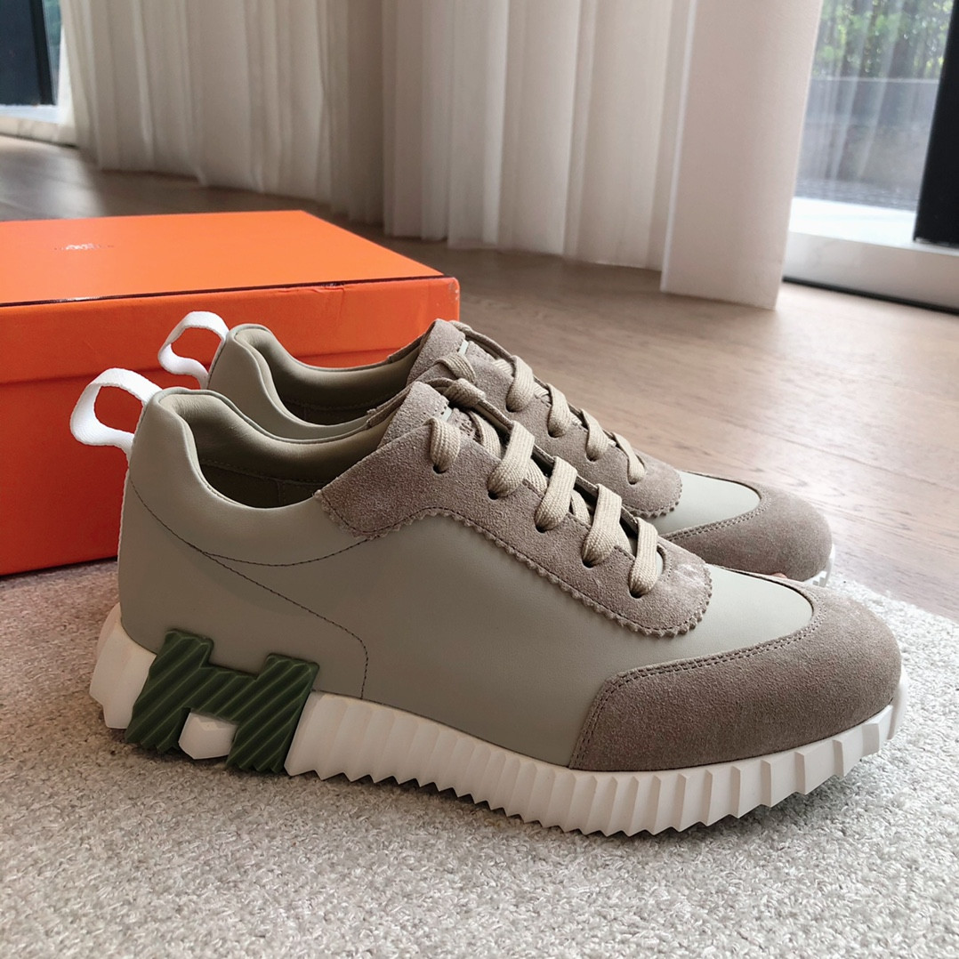 ua H**me5 bouncing sneaker