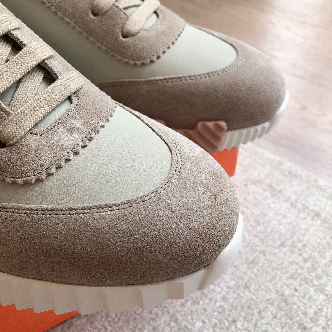 ua H**me5 bouncing sneaker