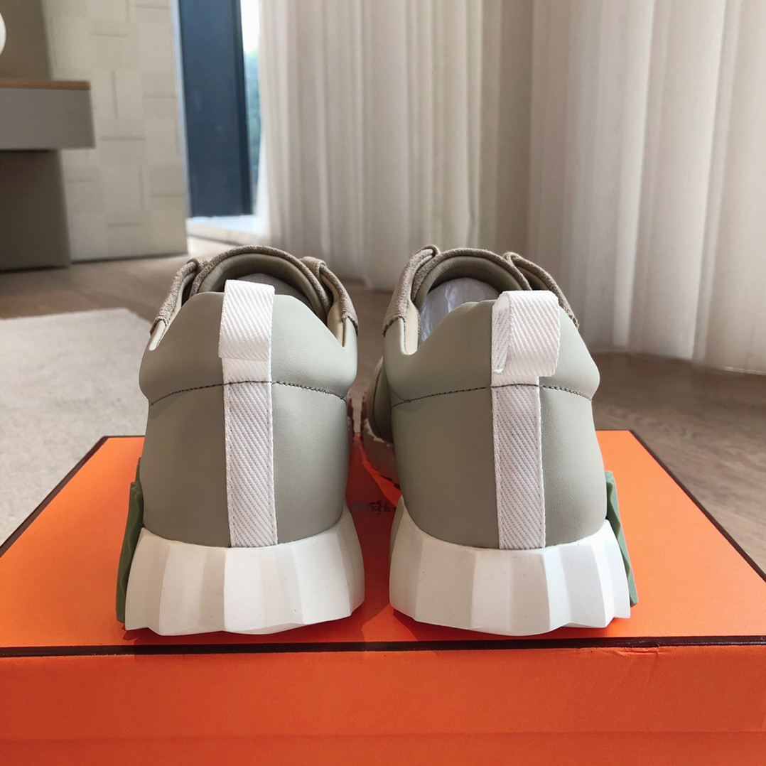 ua H**me5 bouncing sneaker