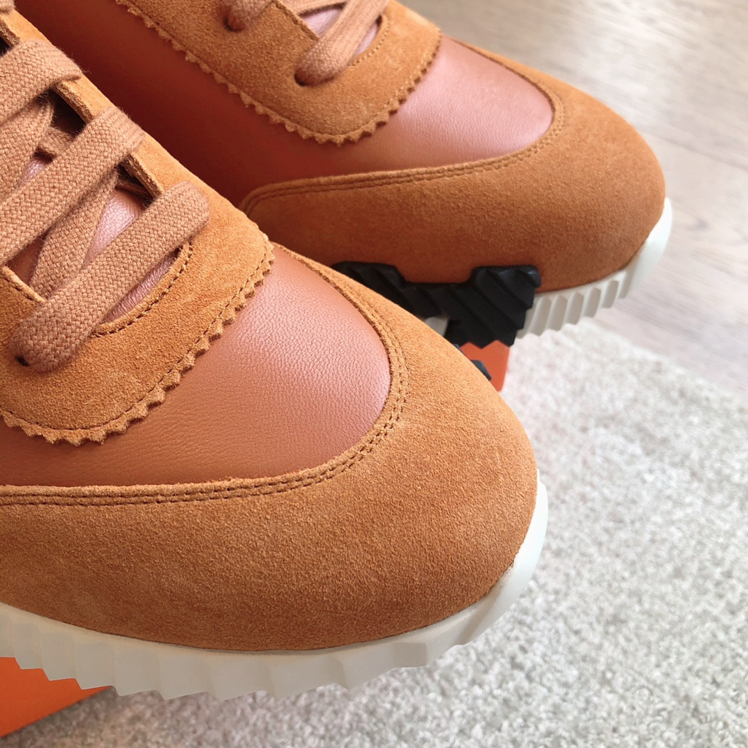 ua H**me5 bouncing sneaker