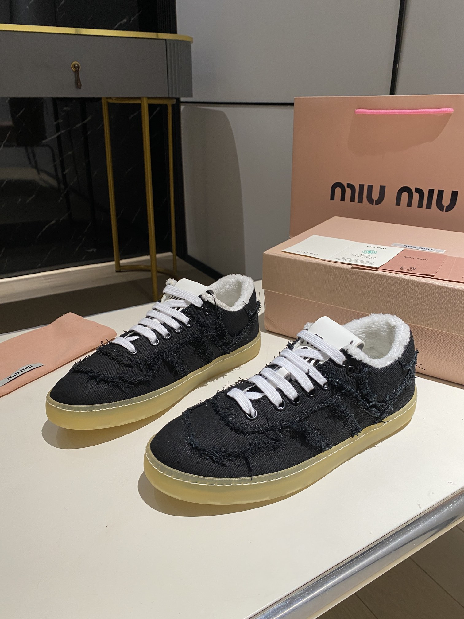 ua M1v M1v sneakers