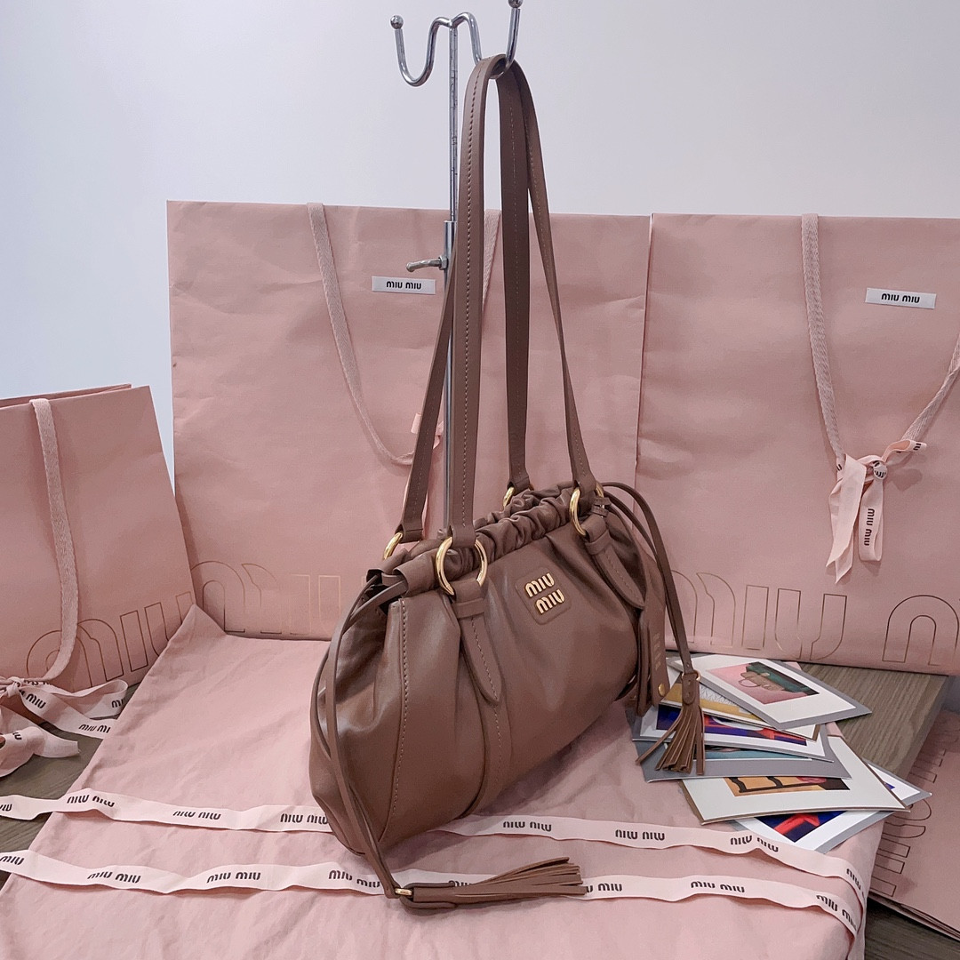 M1v M1v small joie nappa leather bag 16x32x10.5cm