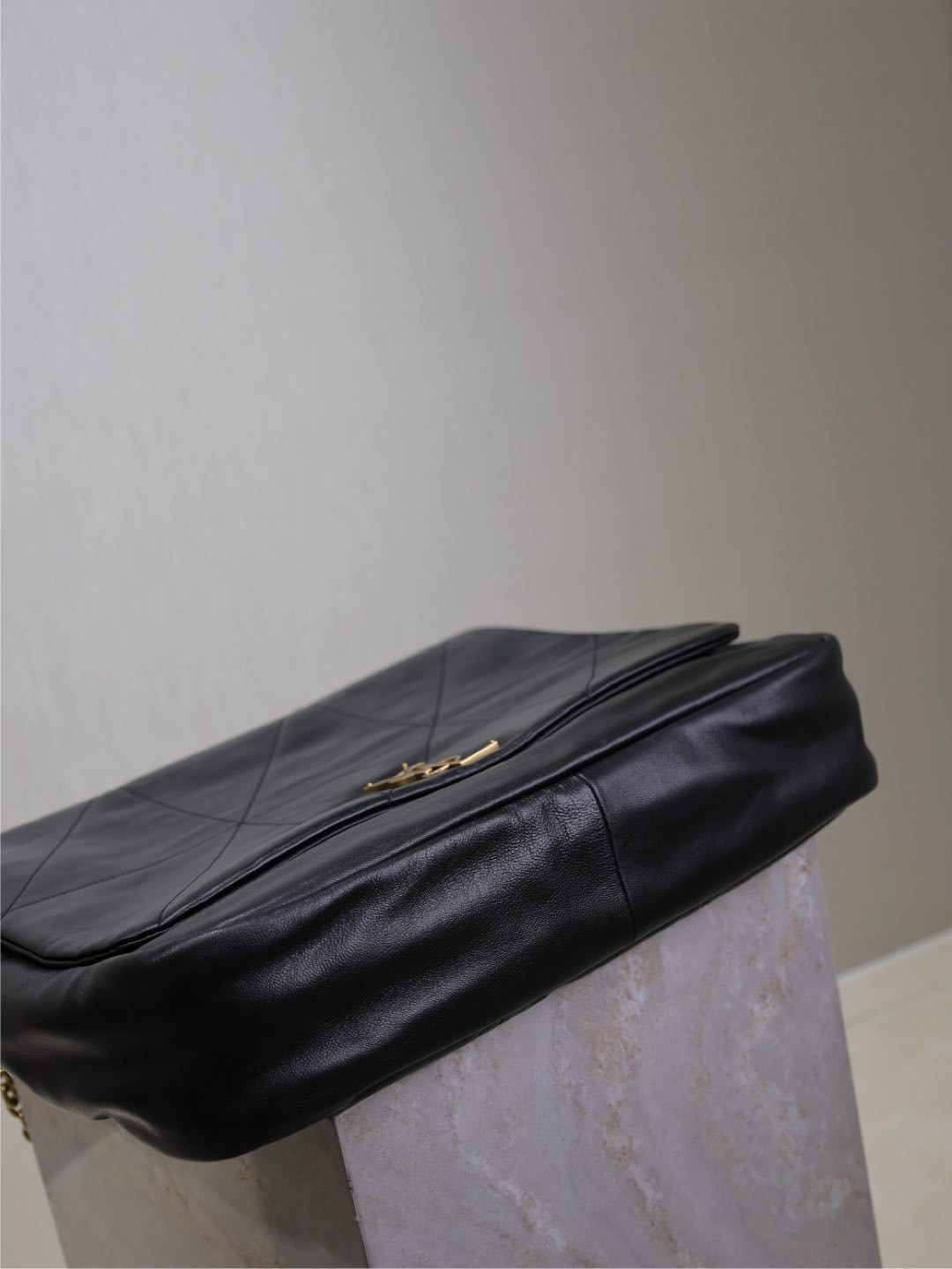 Y*L large jamie 4.3 in lambskin 43x29x9cm