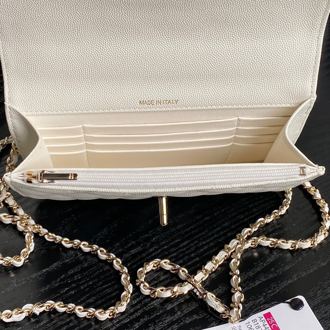 Ch*el 25c bags 14×18×3cm