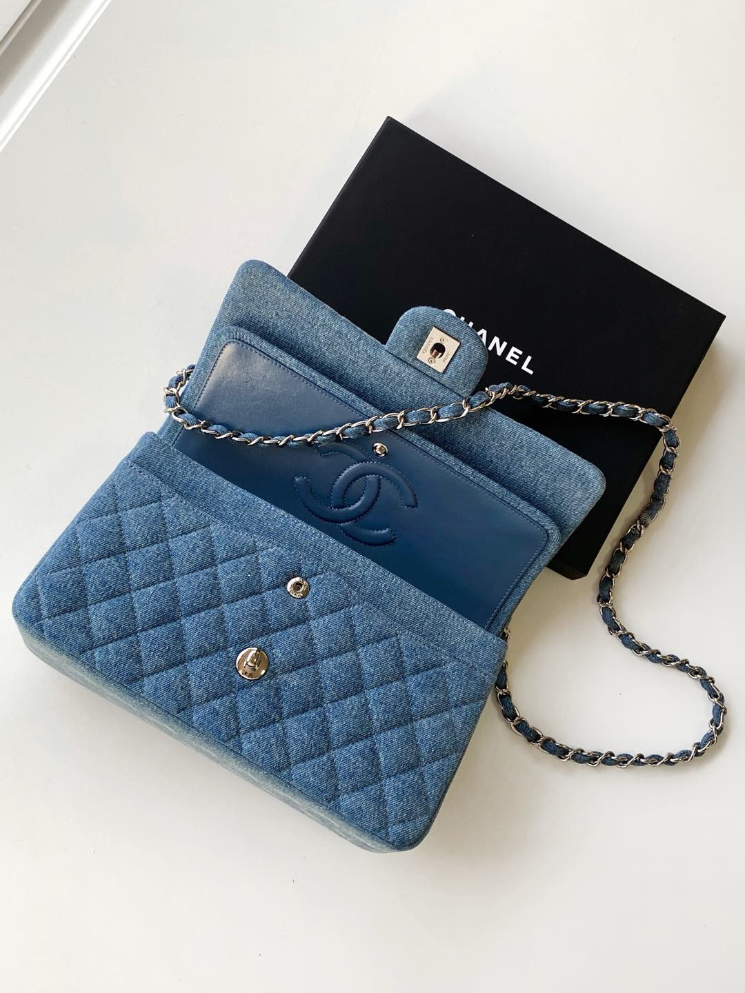 Ch*el mini cf vintage 25cm