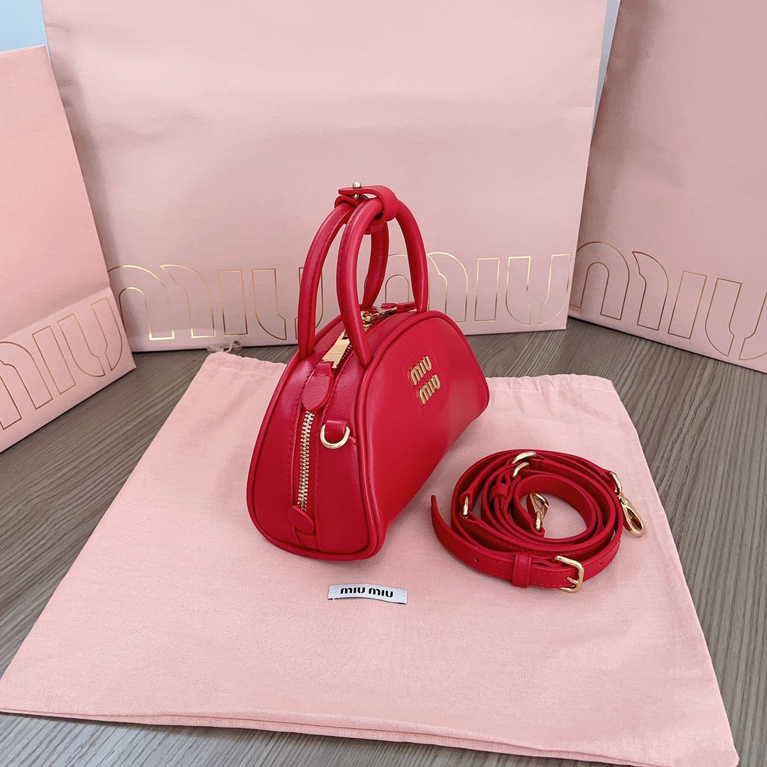 M1v M1v dumpling bag 18x11.5x8cm