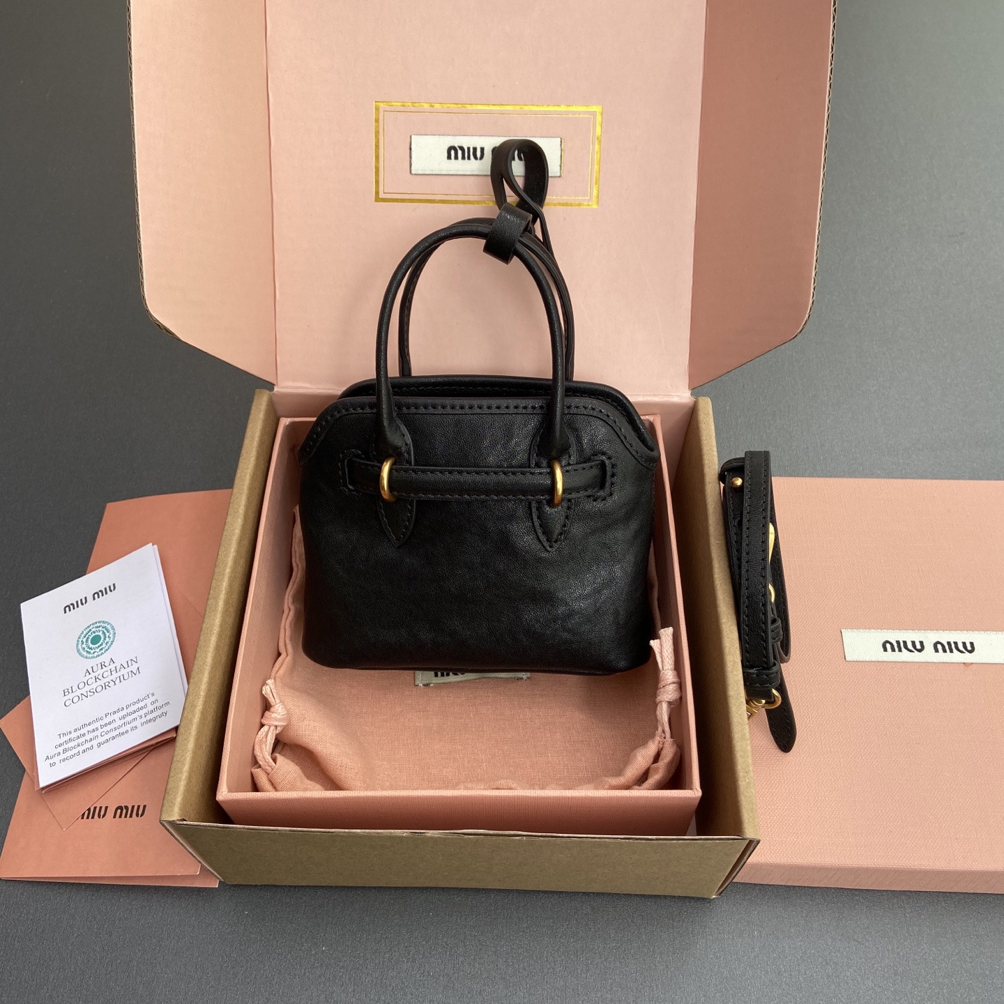 m1v m1v aventure nappa micro leather tR1ck 9.5x12x2.5cm