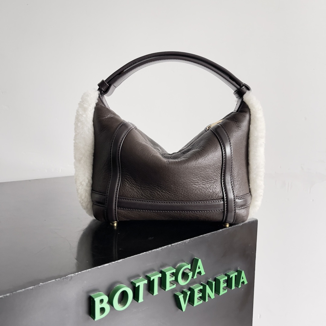 bo*te*ga Ve*ne*ta mini wallace 20x13x9.5cm