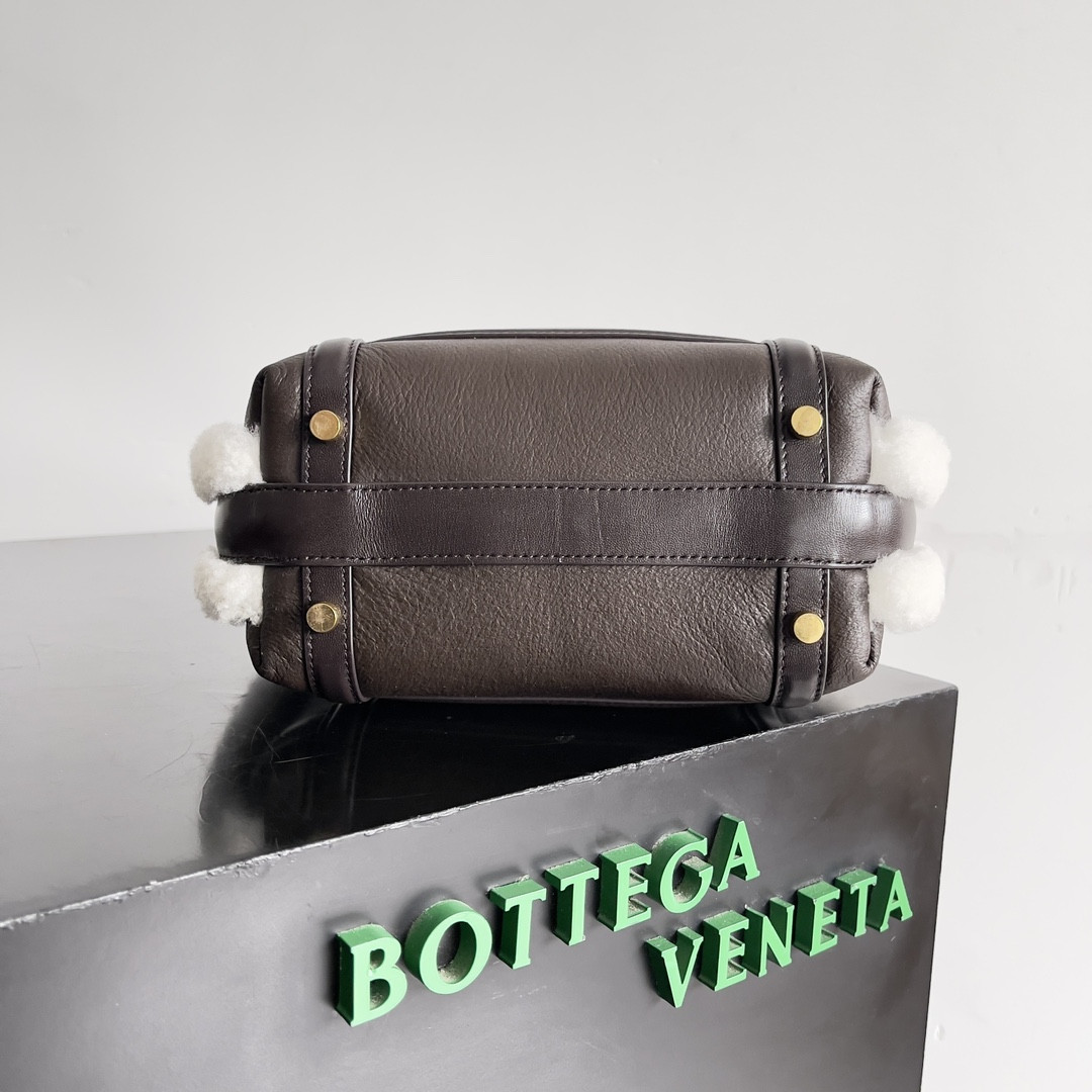bo*te*ga Ve*ne*ta mini wallace 20x13x9.5cm