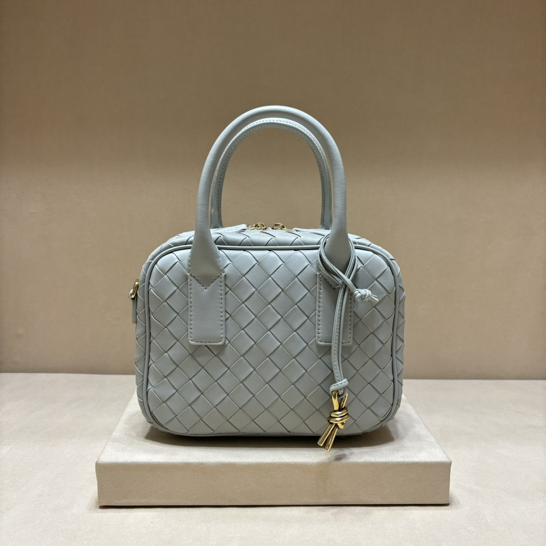 bo*te*ga Ve*ne*ta small getaway 23.5x17.5x9cm
