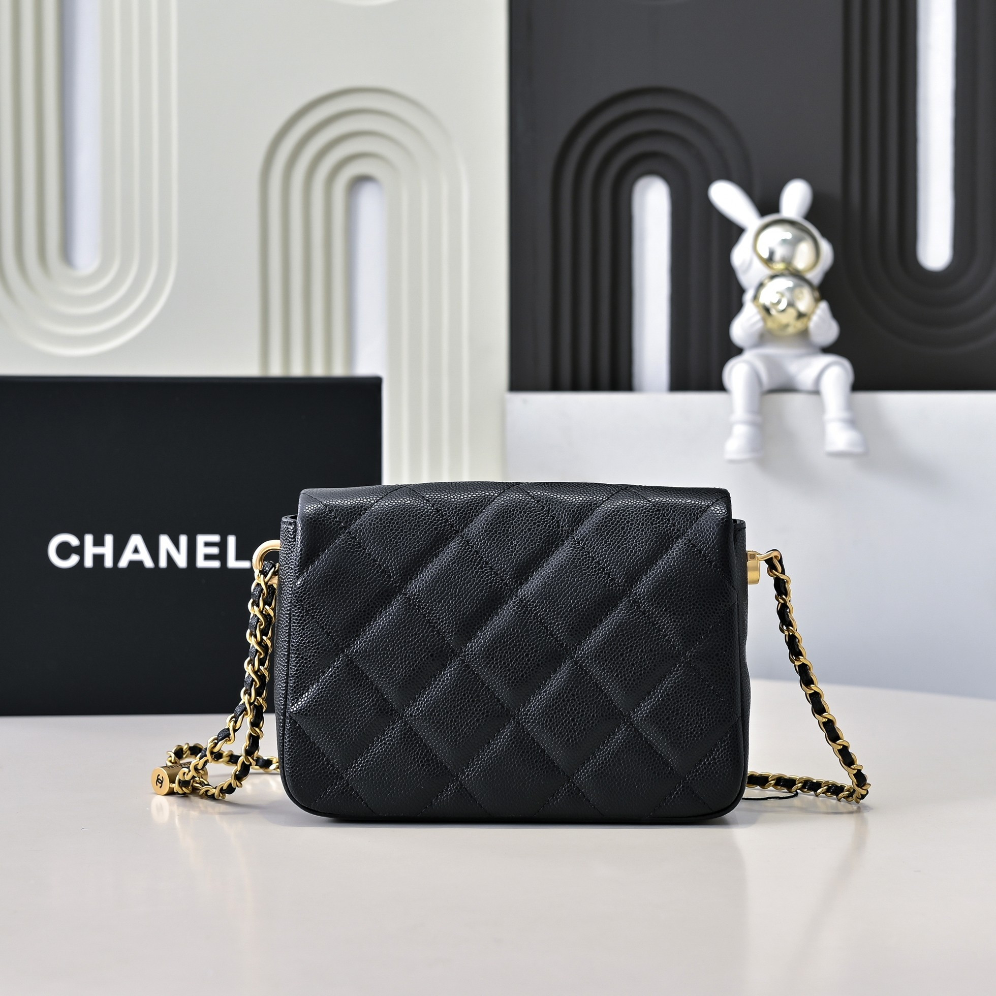 Ch*el flap cf22k 19.5x13.5x6cm as2855
