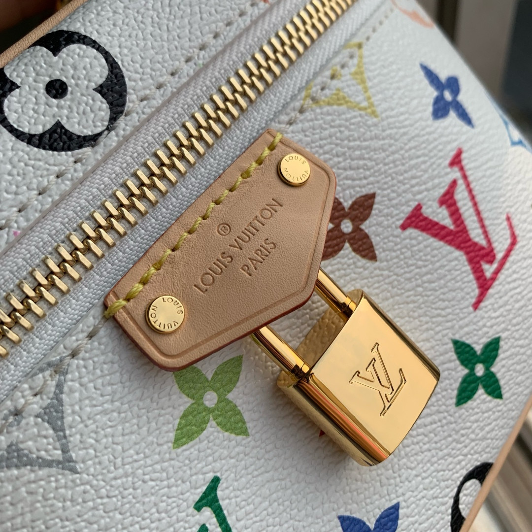 LV x TM Vanity Chain Pouch M13662 19 x 11.5 x 6.5cm