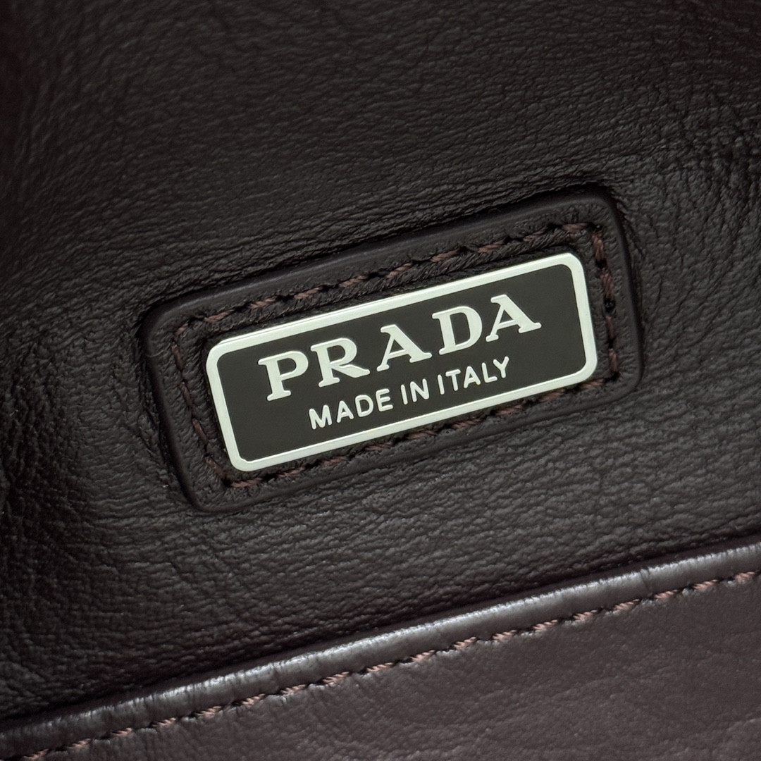 Pra*a nappa leather shoulder bag 24x11x11cm