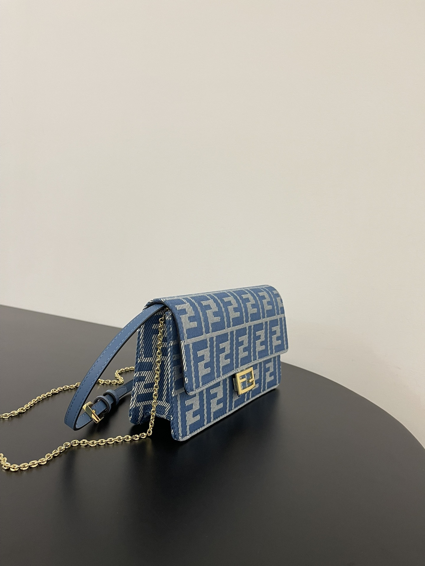 f**di baguette blue De*1m effect ff jacquard bag 15x6x27 cm