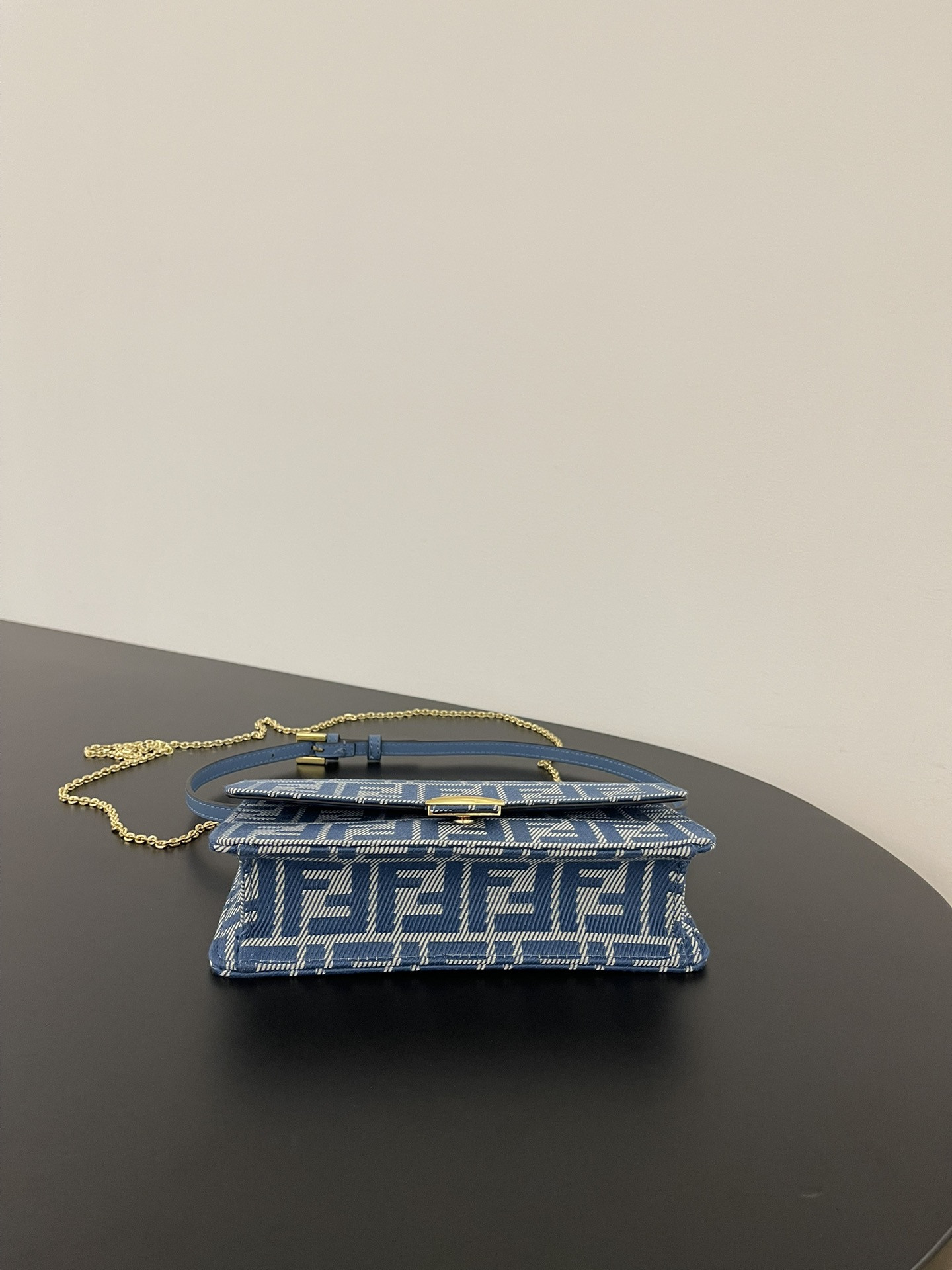 f**di baguette blue De*1m effect ff jacquard bag 15x6x27 cm