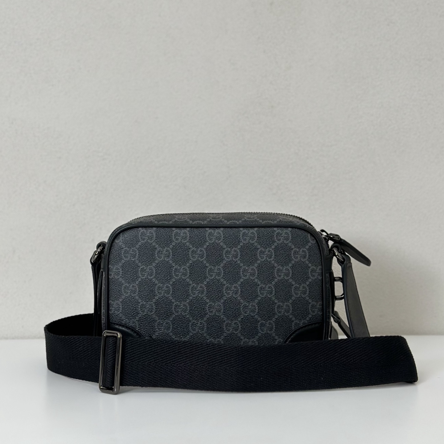 G*u*i gg emblem mini crossbody bag 19x12.5x7cm