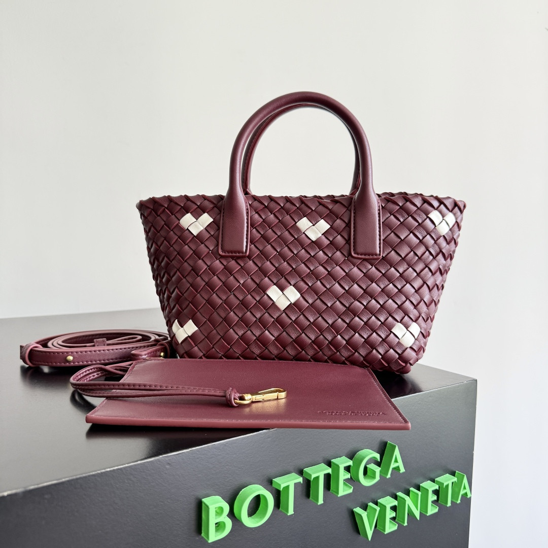 bo*te*ga Ve*ne*ta mini cabat 15x20x12cm