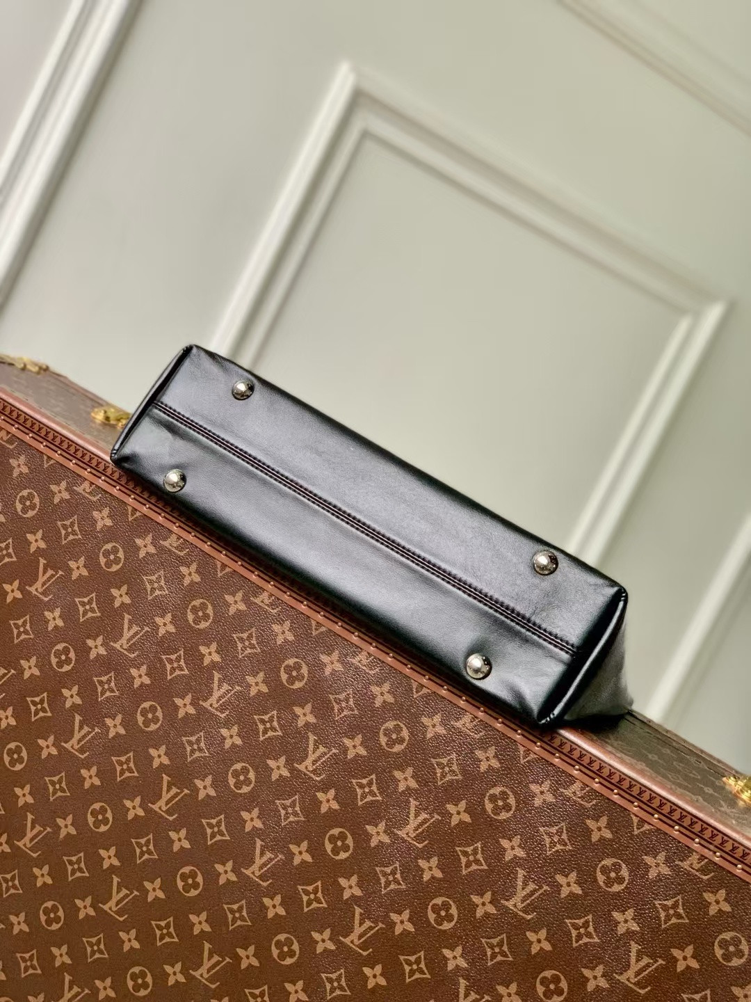LV Off Duty Vibe MM M25545 33x24x11.5cm